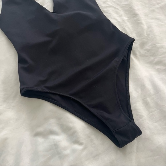 Zara Deep V Neck Bodysuit - Picture 6 of 7